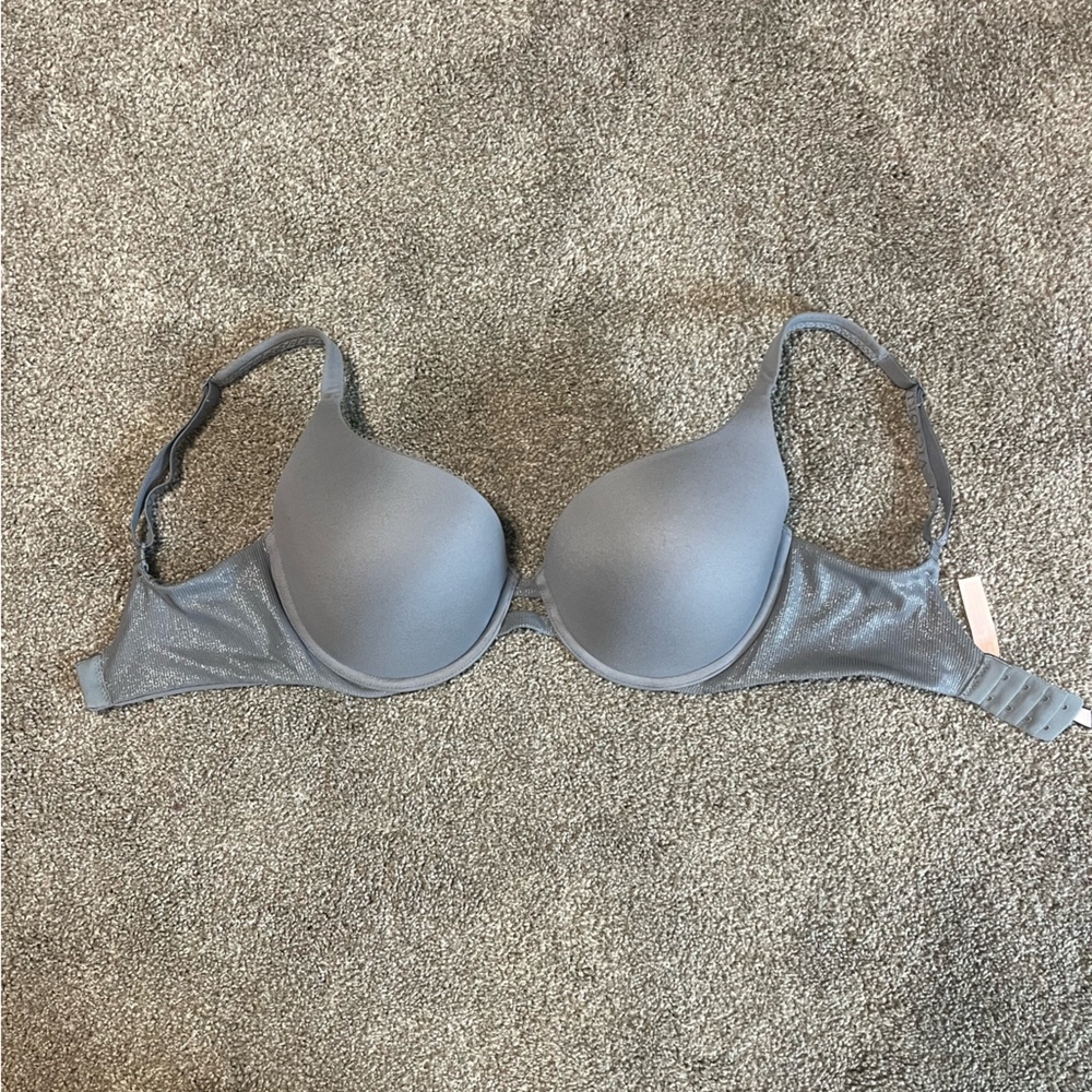 NWOT Grey/Silver Victoria’s Secret bra, Body by Victoria 32DDD/32F